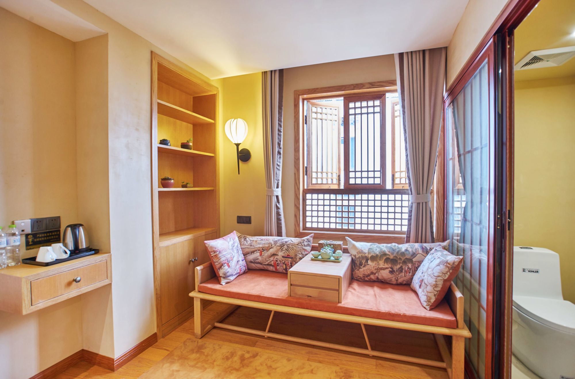 Фото Best Wishes West Lake lnn