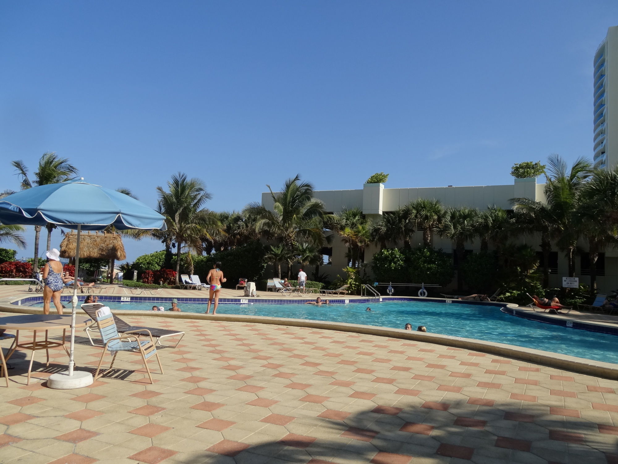 Фото Hollywood Condos