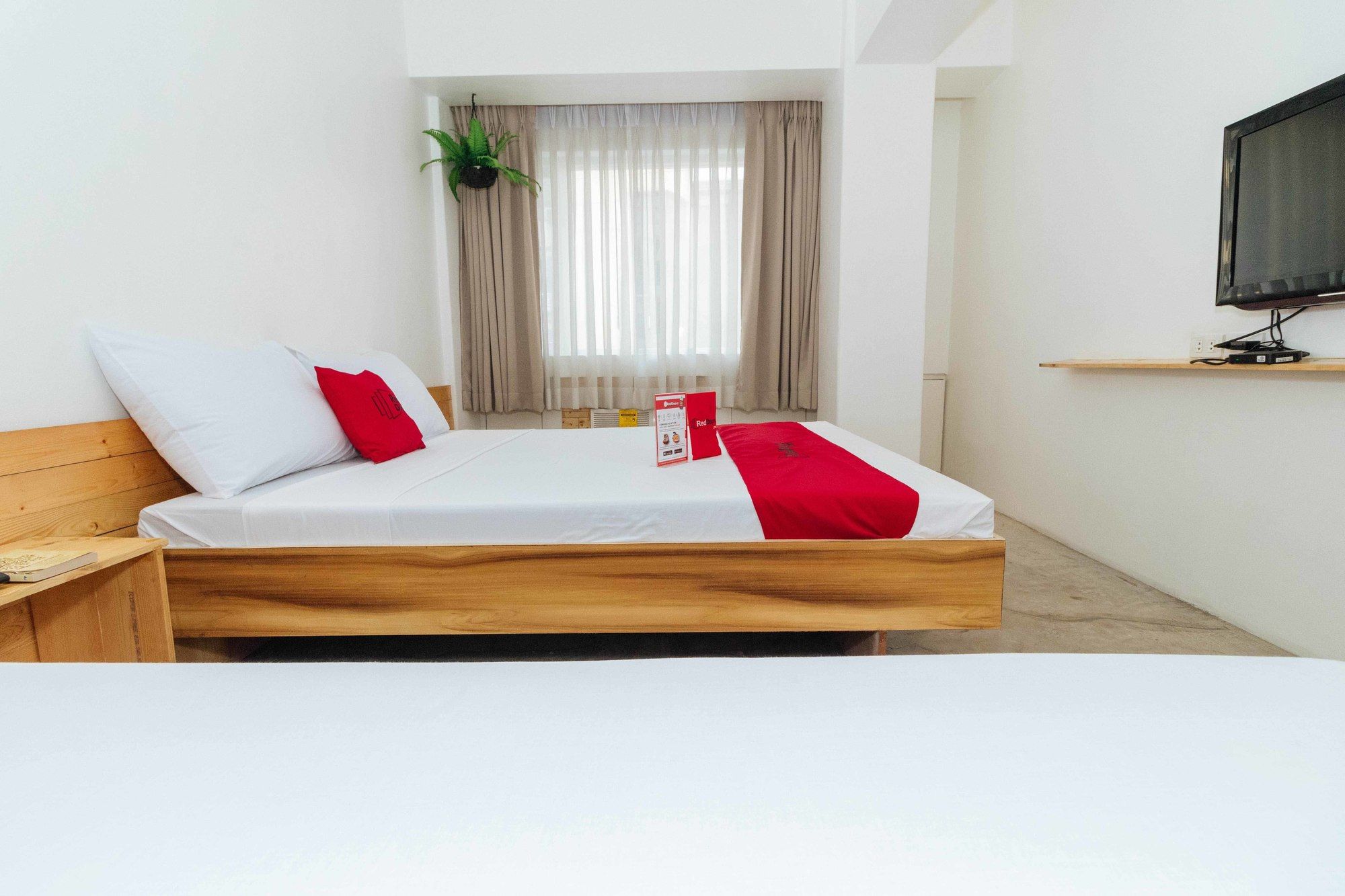 Фото RedDoorz Plus @ Boni Avenue Mandaluyong