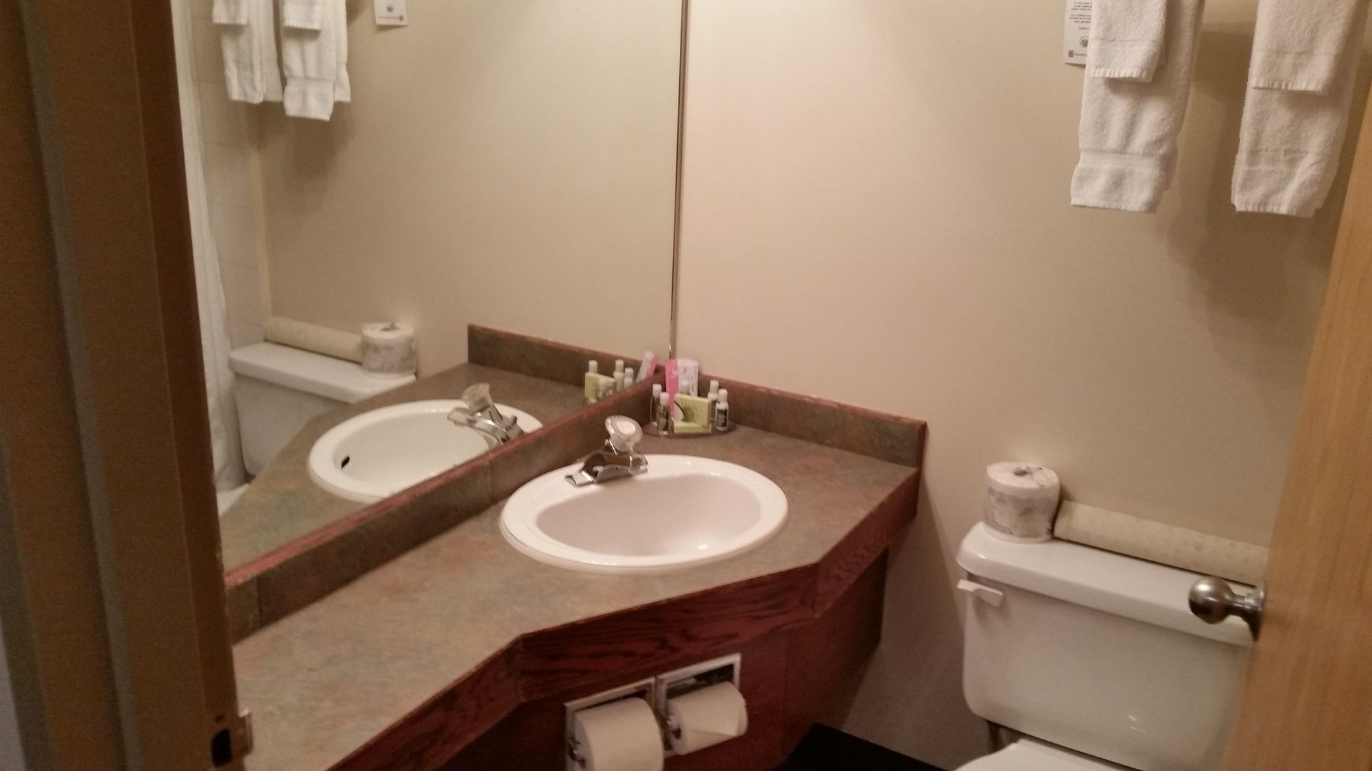 Фото Stonebridge Hotel