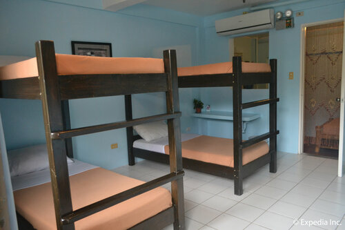 Гостиница Lazea Tagaytay Inn в Тагайтае