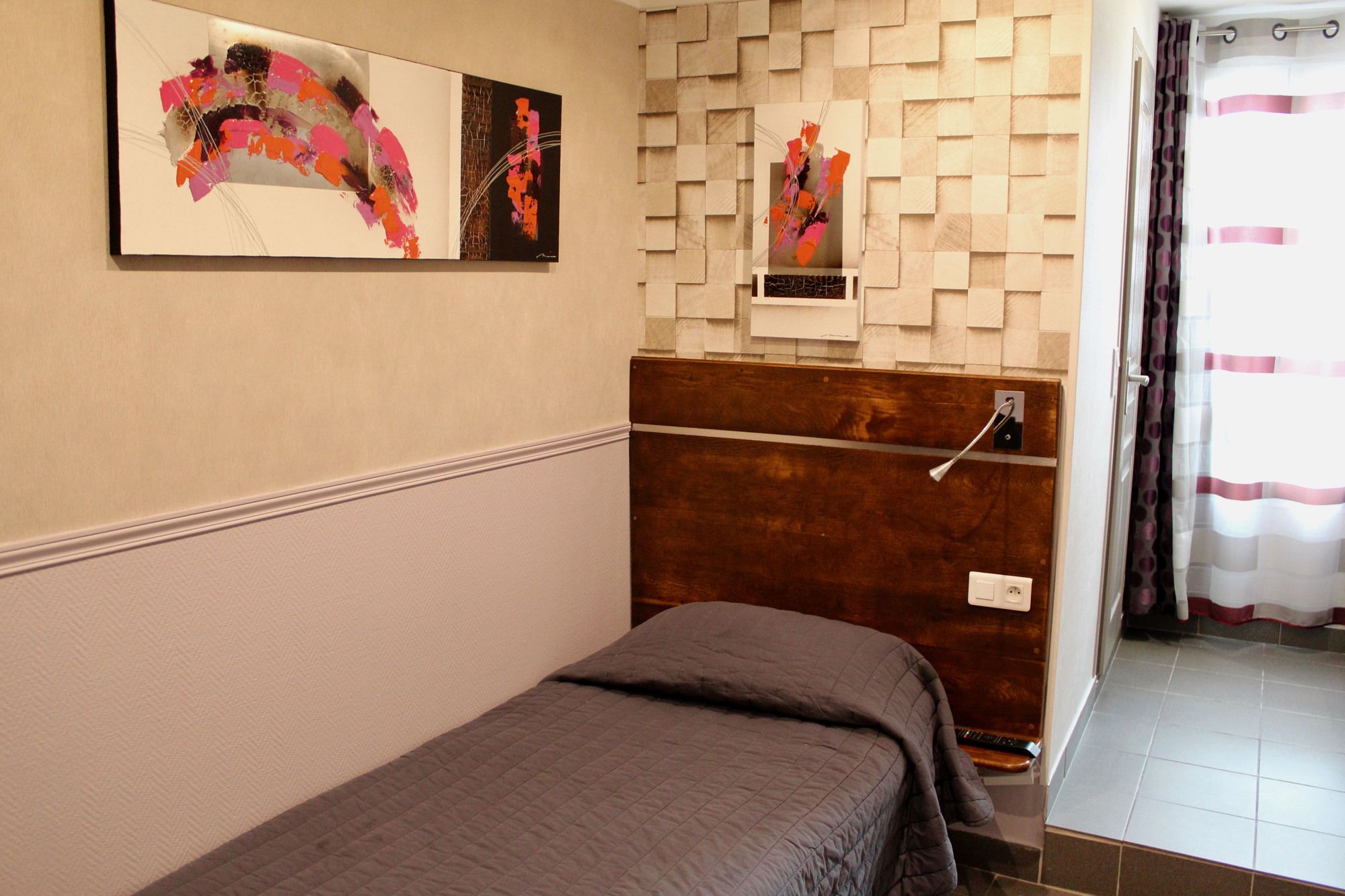 Фото Hôtel des Pyrénées