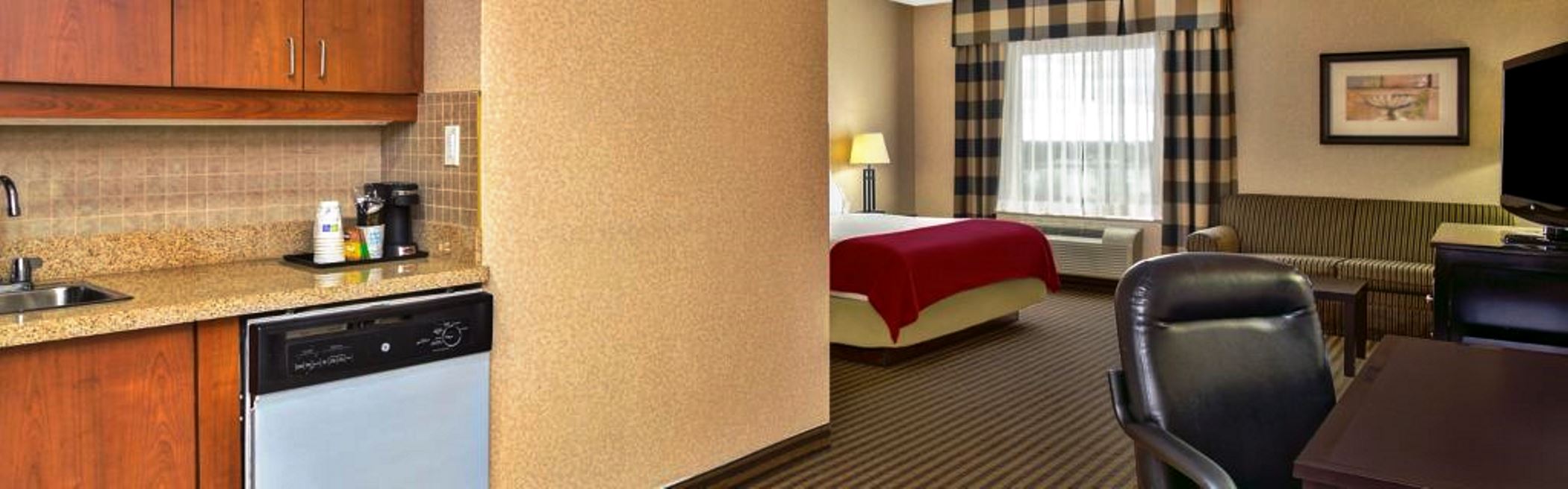 Фото Newmarket Hotel & Suites