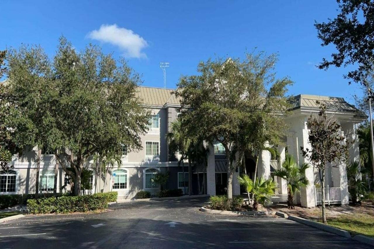 Фото Country Inn & Suites by Radisson, Vero Beach-I-95, Fl