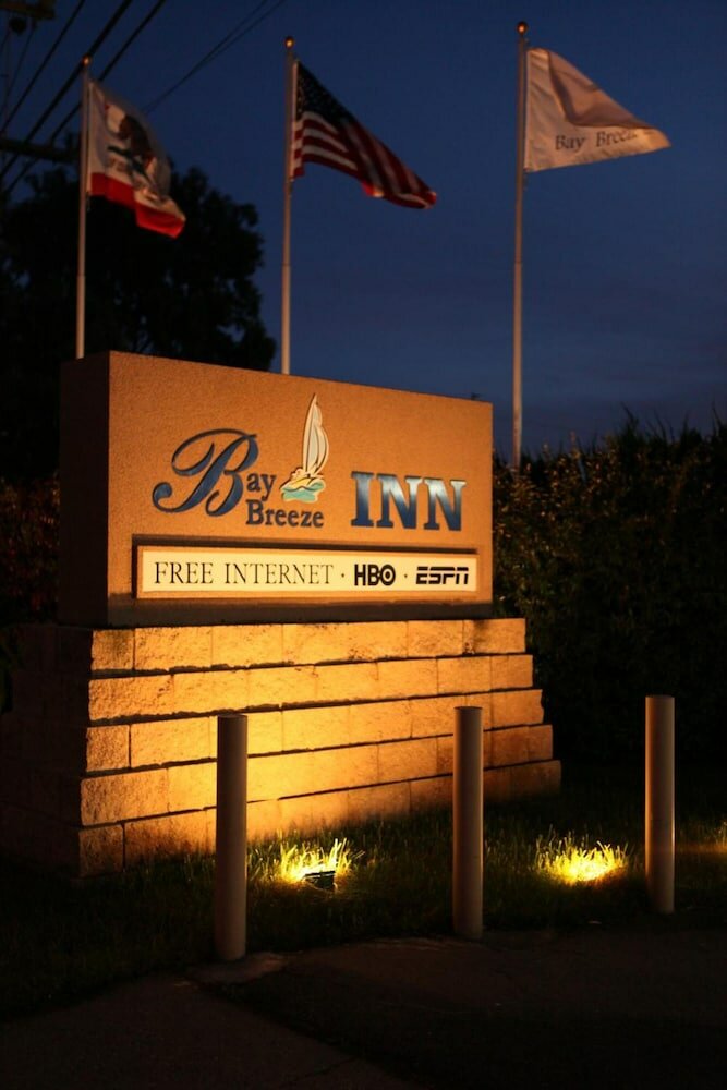 Фото Bay Breeze Inn