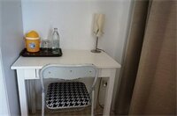 Фото Corner Cafe Bed and Breakfast