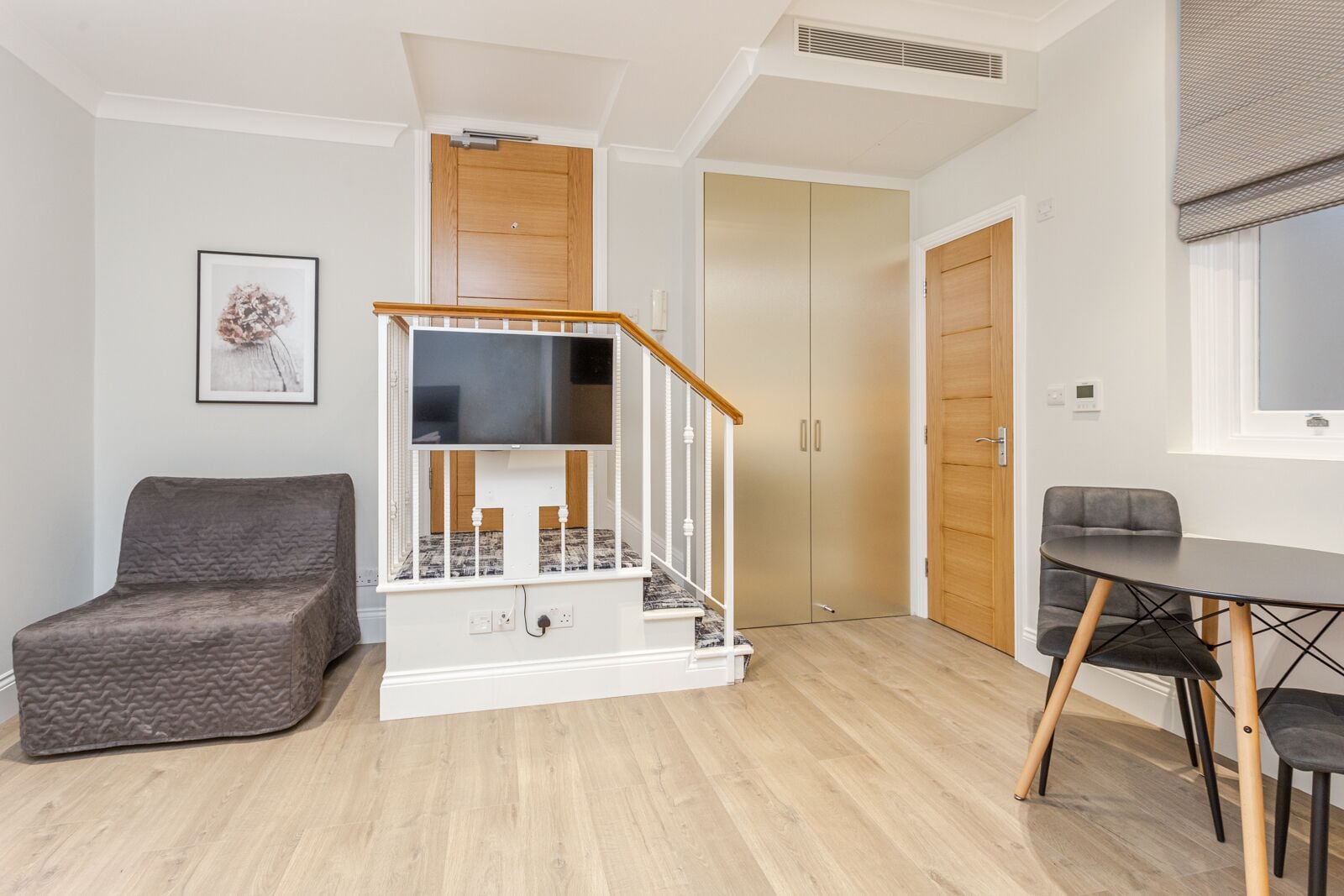 Фото Alexander Apartments