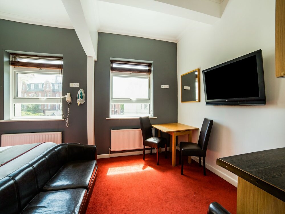 Фото Oyo Kingsley Hotel