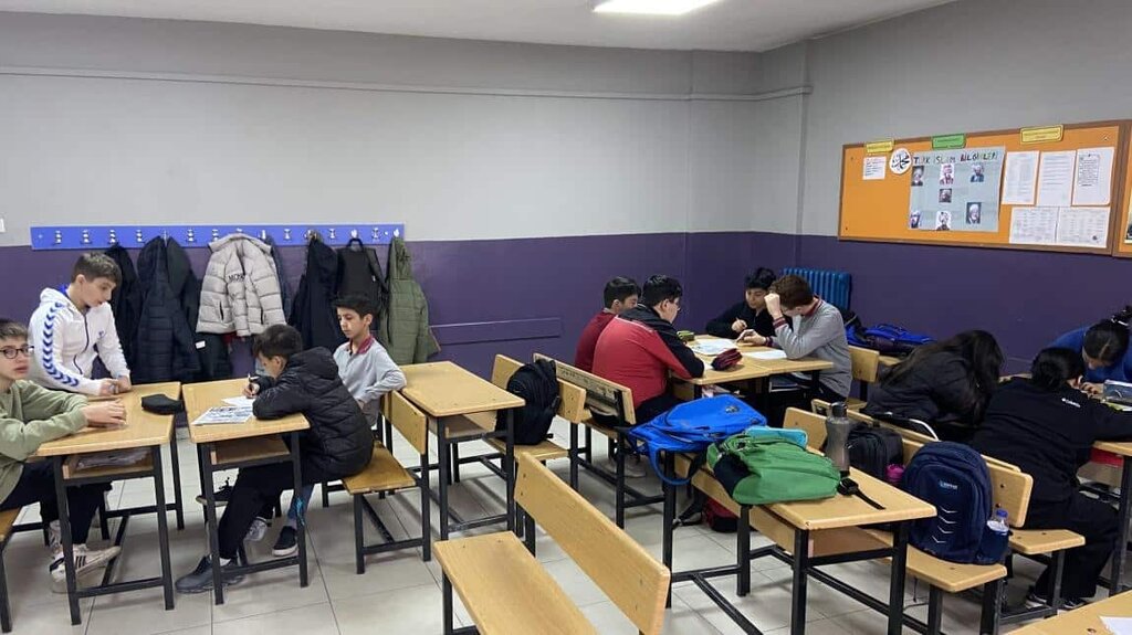 School Celik Is Middle School, Karabuk, photo