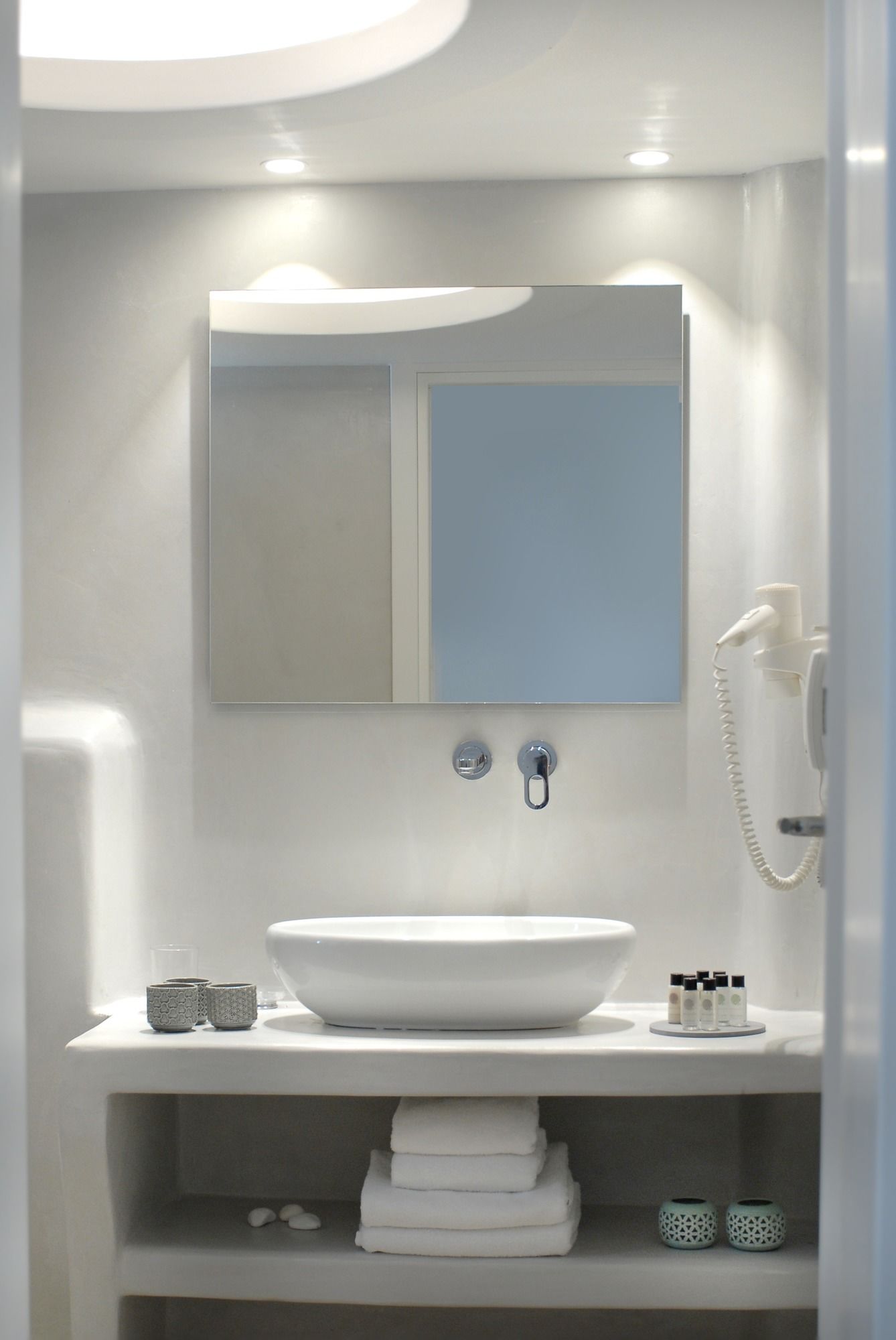 Фото Aqua Blue Hotel