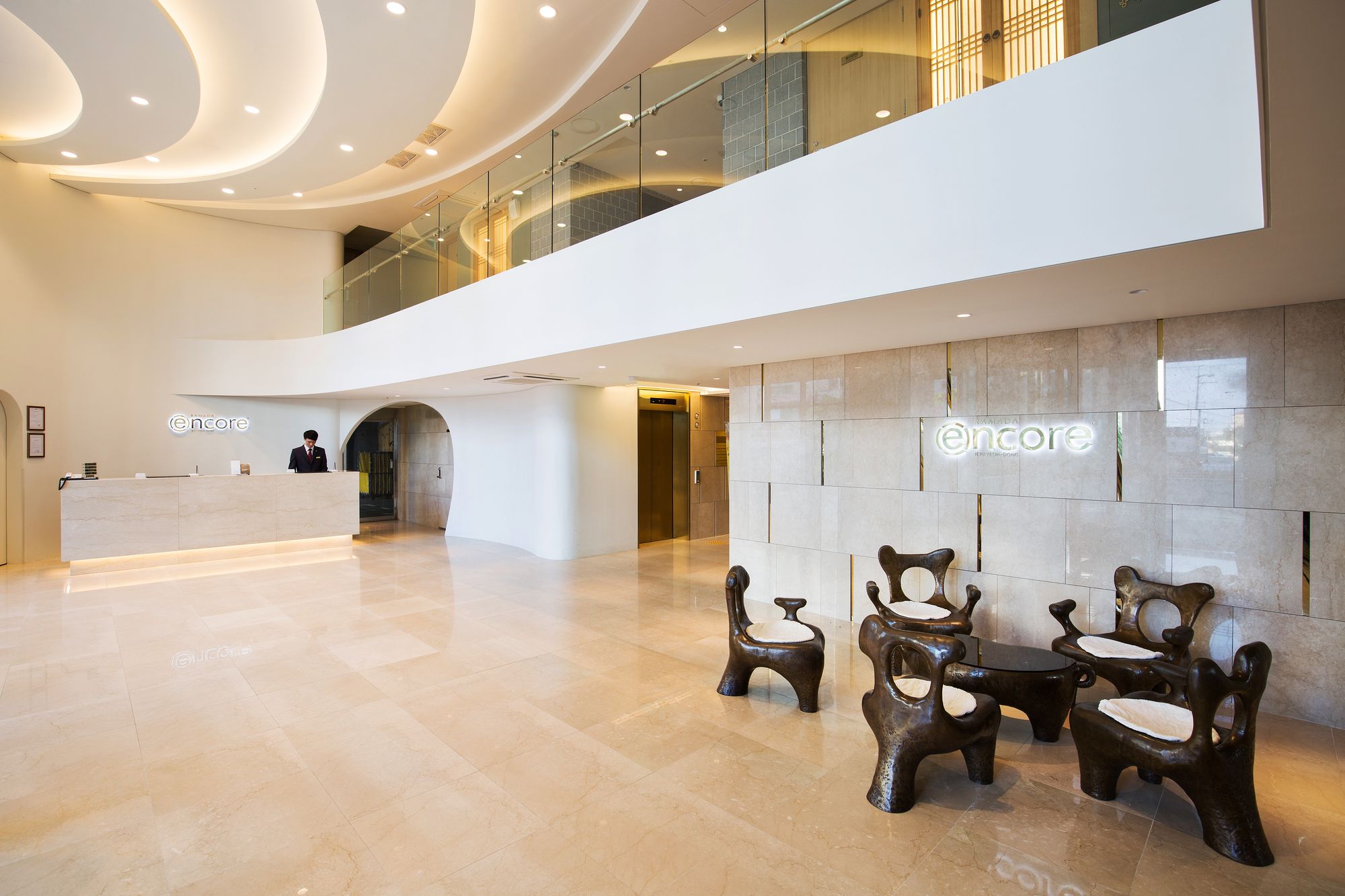 Фото Shin Shin Hotel Jeju Airport