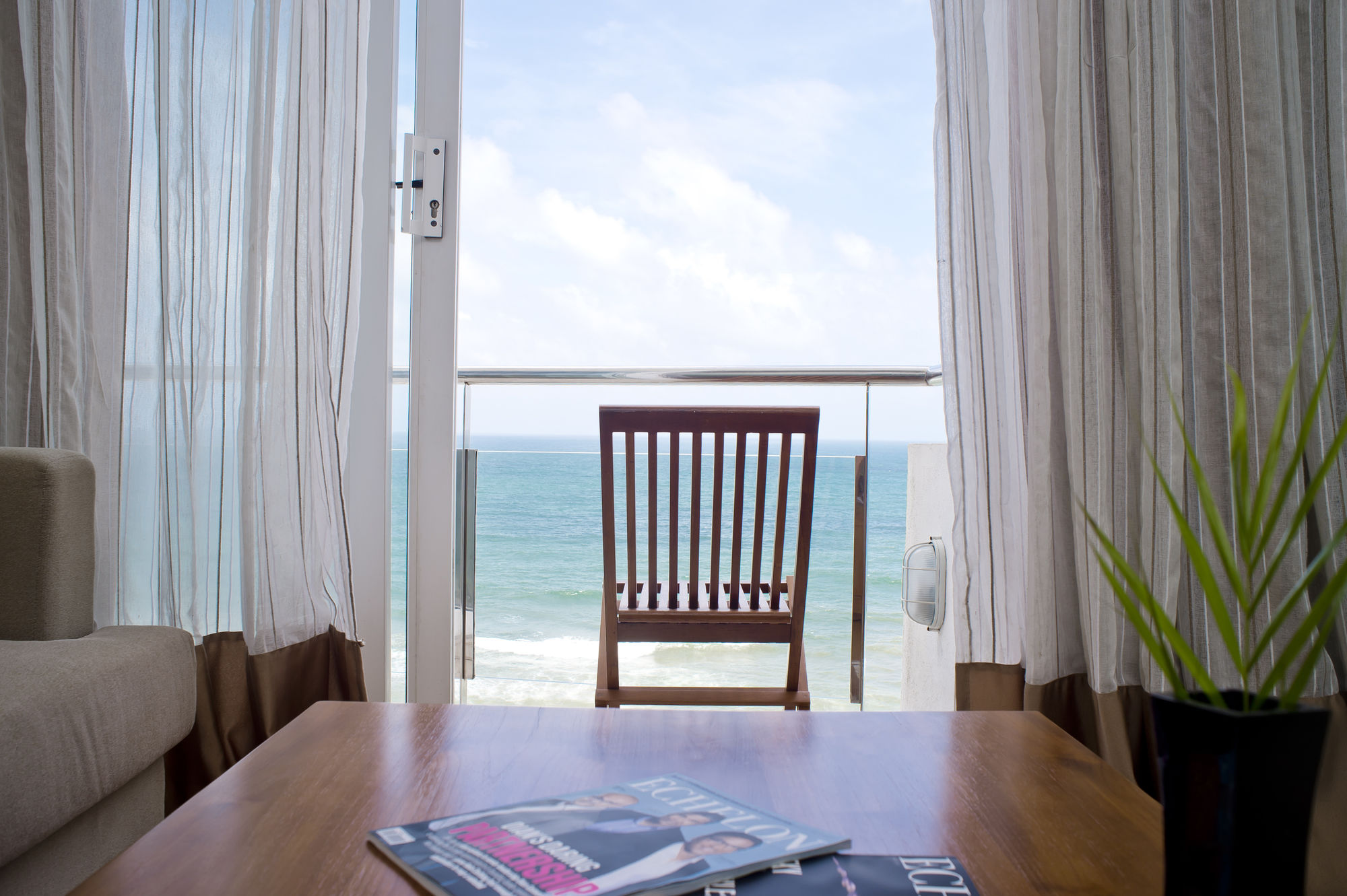 Фото Ocean Edge Suites & Hotel Colombo