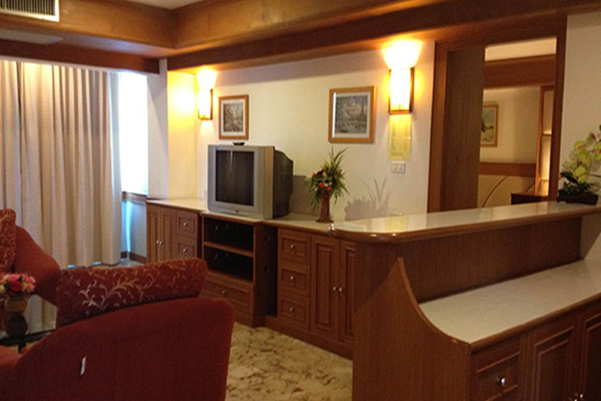 Фото Raya Grand Hotel