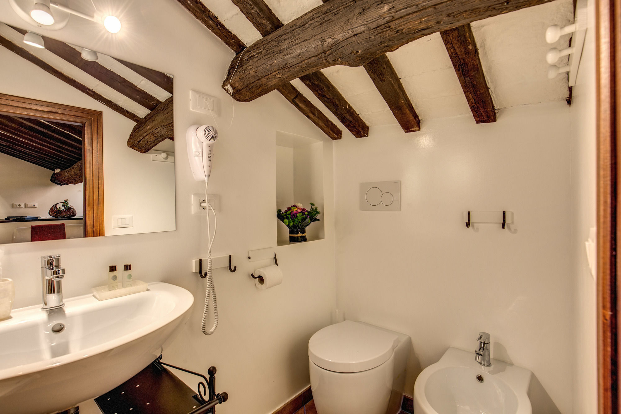 Фото Piccolo Trevi Suites