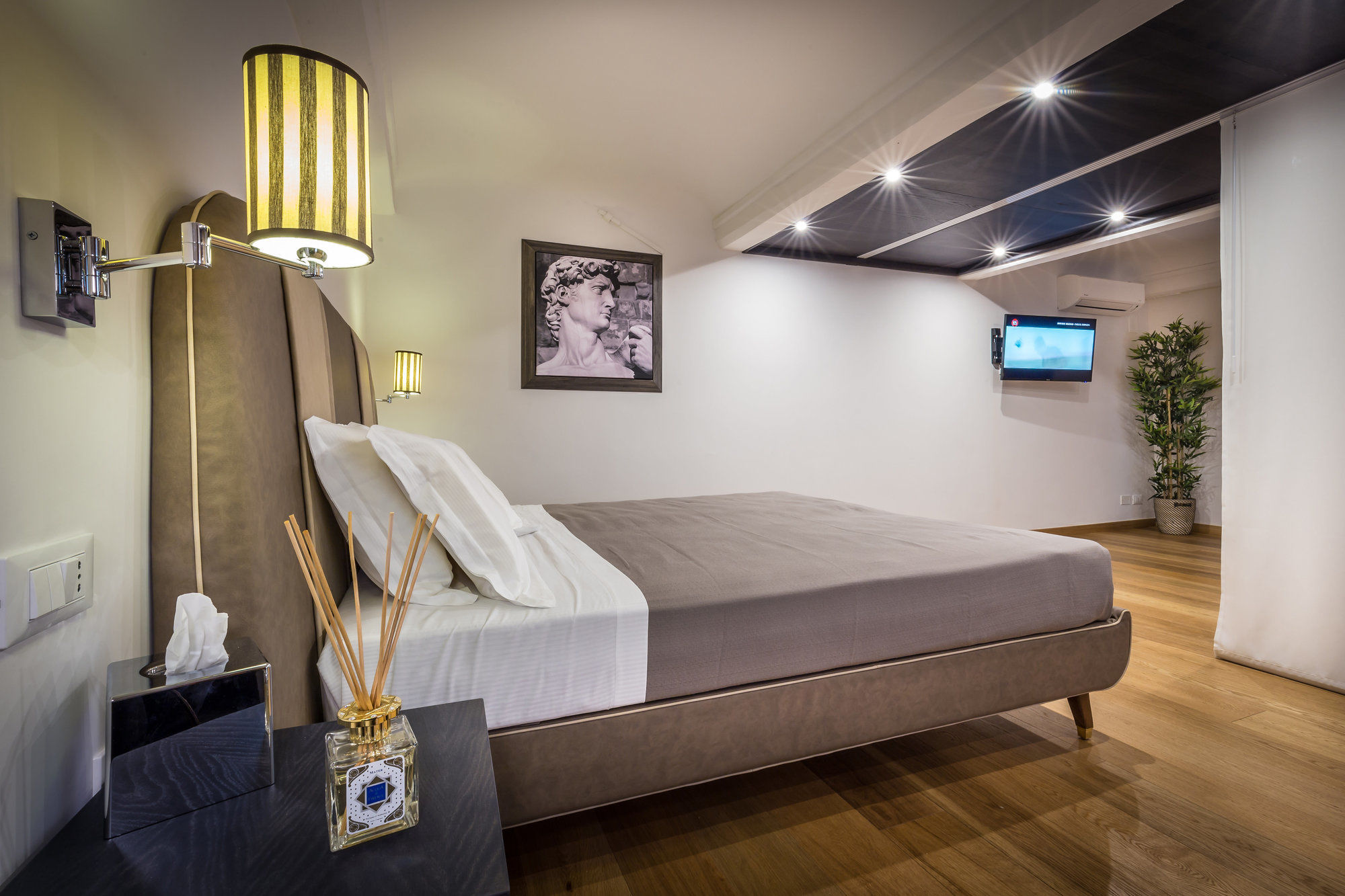 Фото Martelli 6 Suites And Apartments