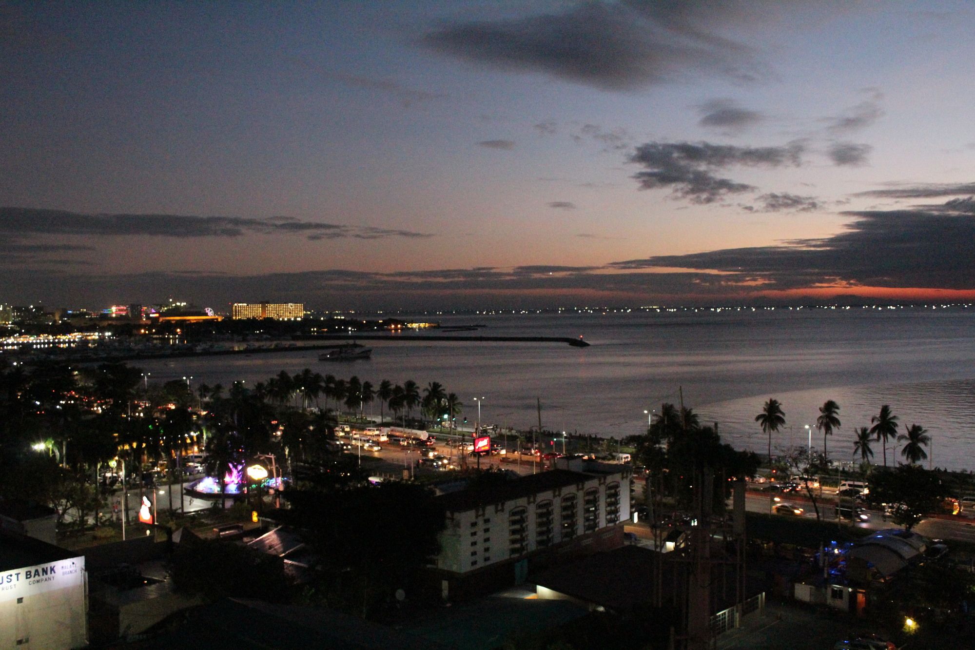 Фото Hop Inn Hotel Ermita Manila