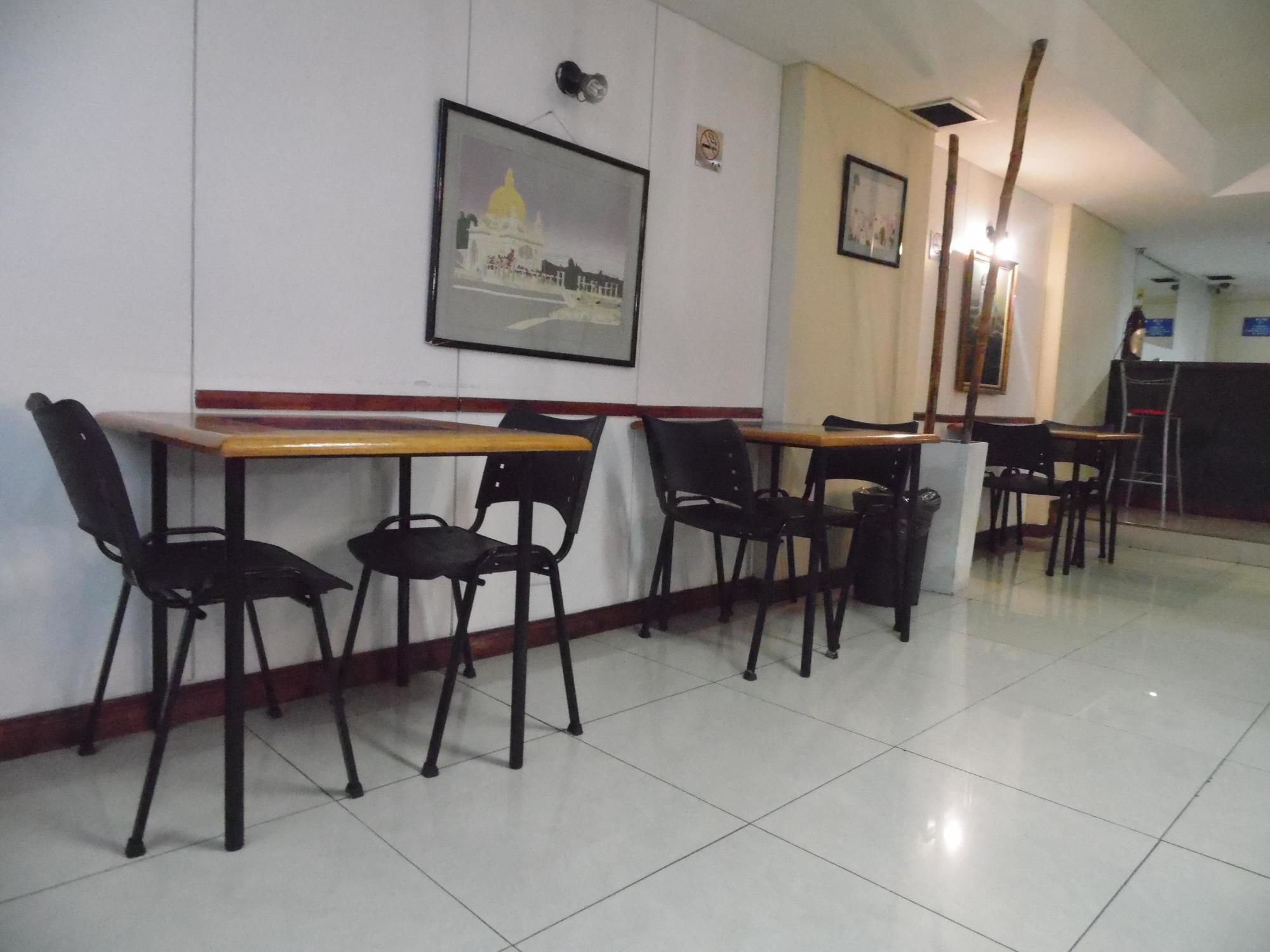 Фото Hotel Adrazi