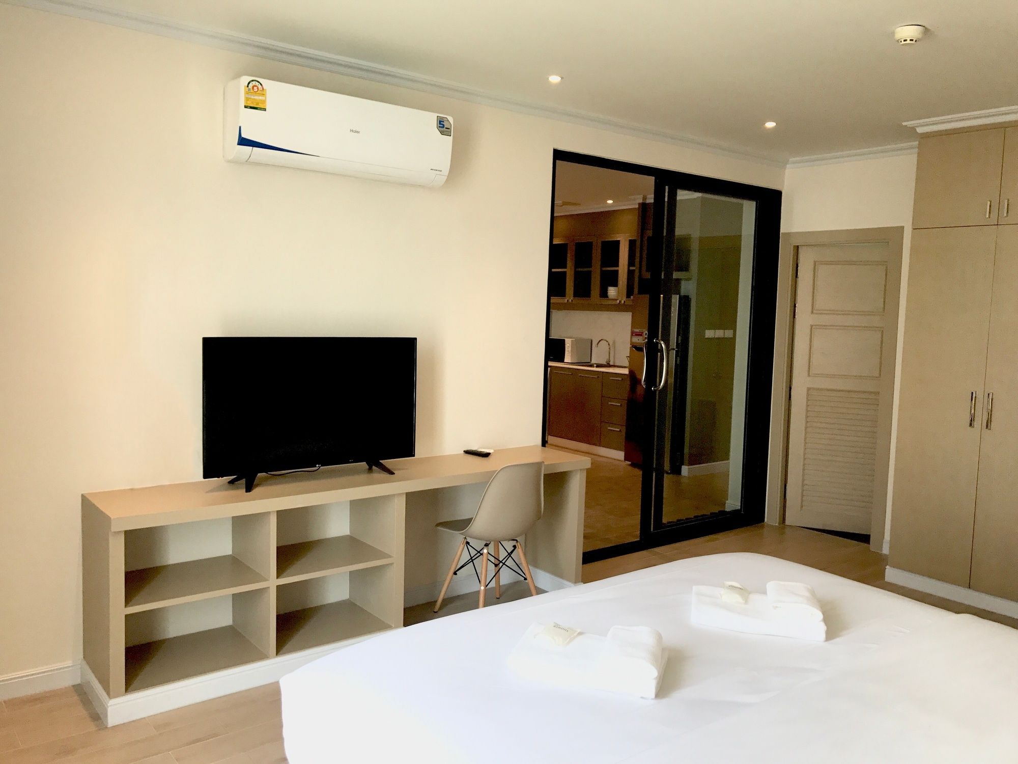 Фото Hataara Hotel