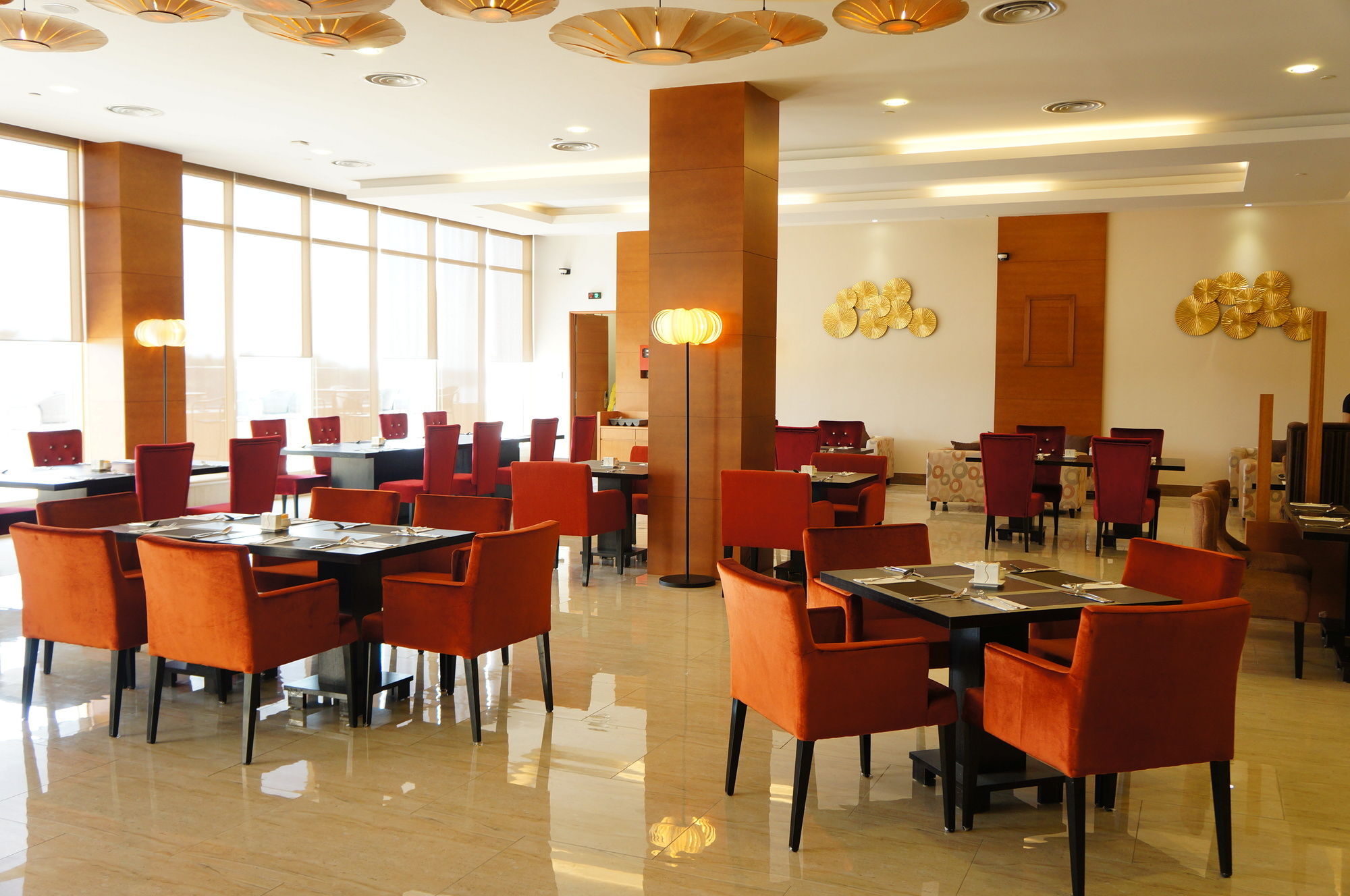 Фото The Waterfront Hotel