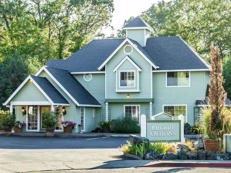 Фото Baechtel Creek Inn, Ascend Hotel Collection