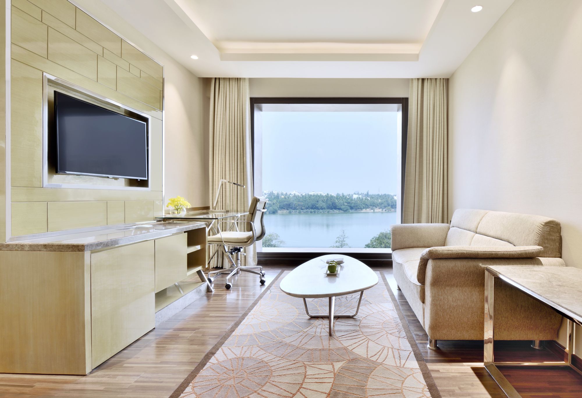 Фото Courtyard by Marriott Bengaluru Hebbal