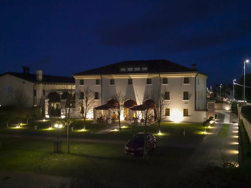 Фото Albergo Antica Corte Marchesini