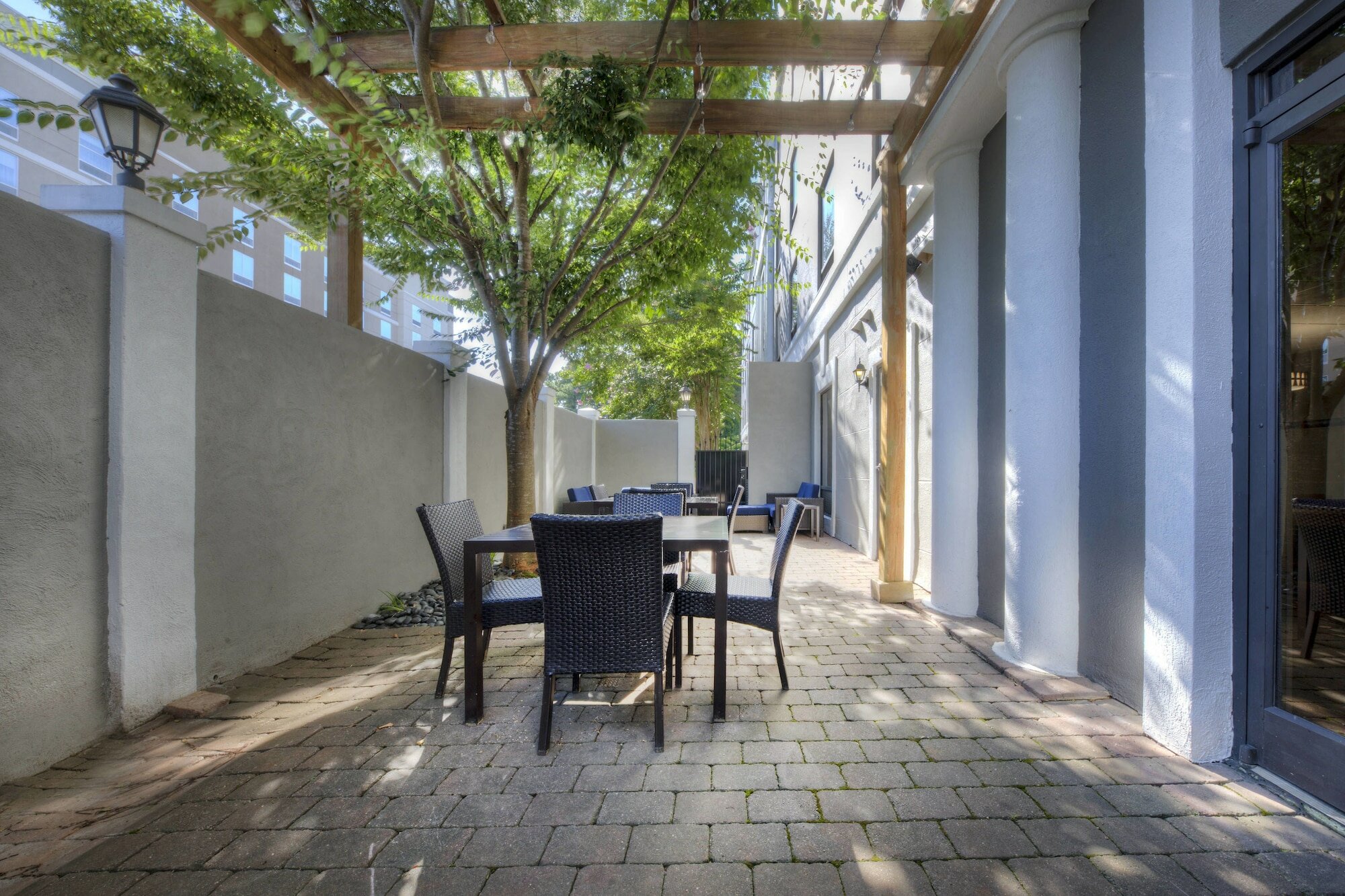 Фото Courtyard by Marriott Raleigh Crabtree Valley