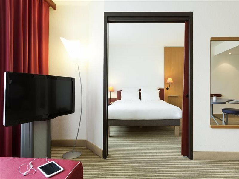Фото Novotel Suites Montpellier