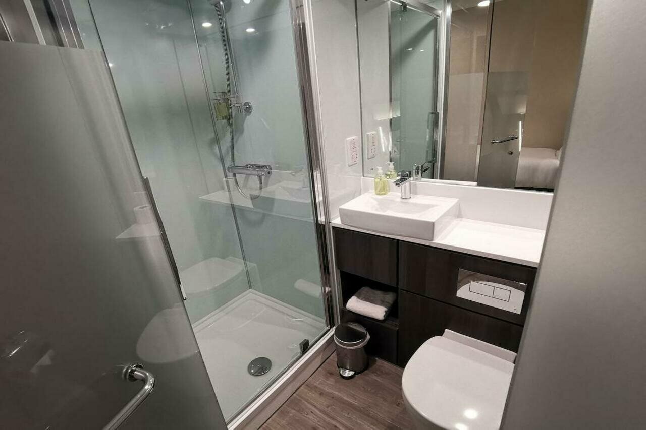 Фото EasyHotel Cardiff