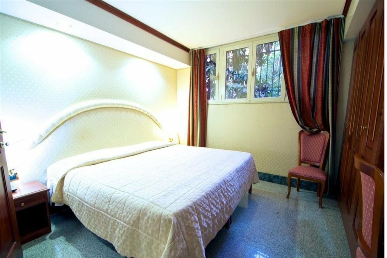 Фото Hotel Dock Suites Rome