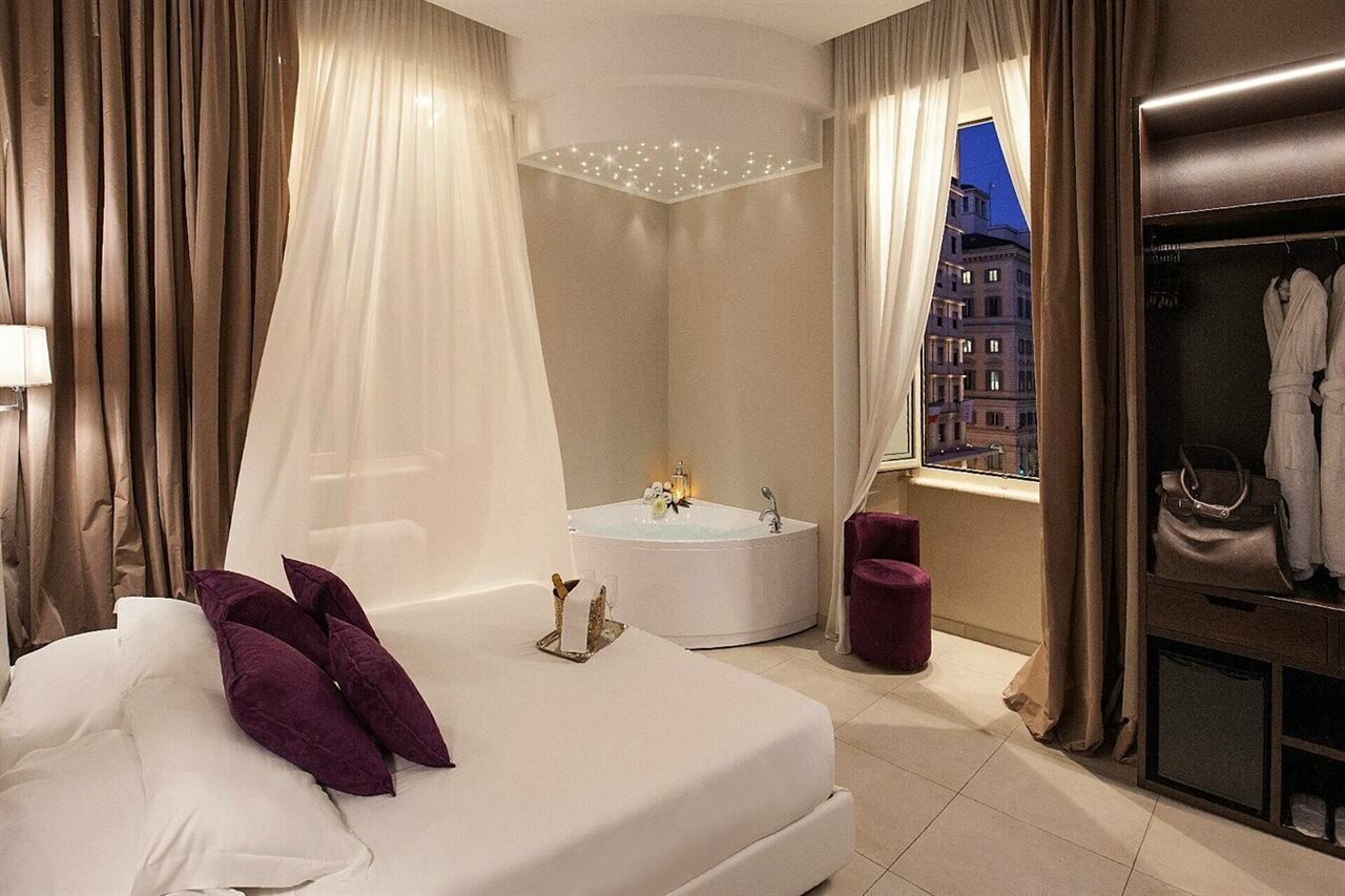 Фото Roman Holidays Boutique