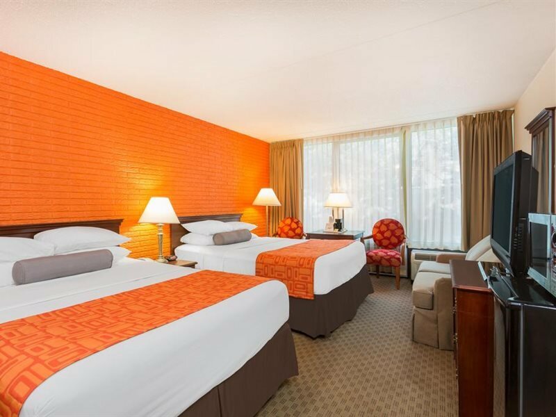 Фото Howard Johnson by Wyndham Williamsburg