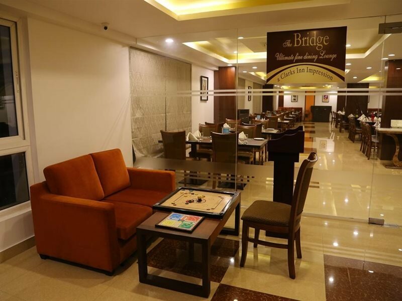 Фото Triguna Clarks Inn