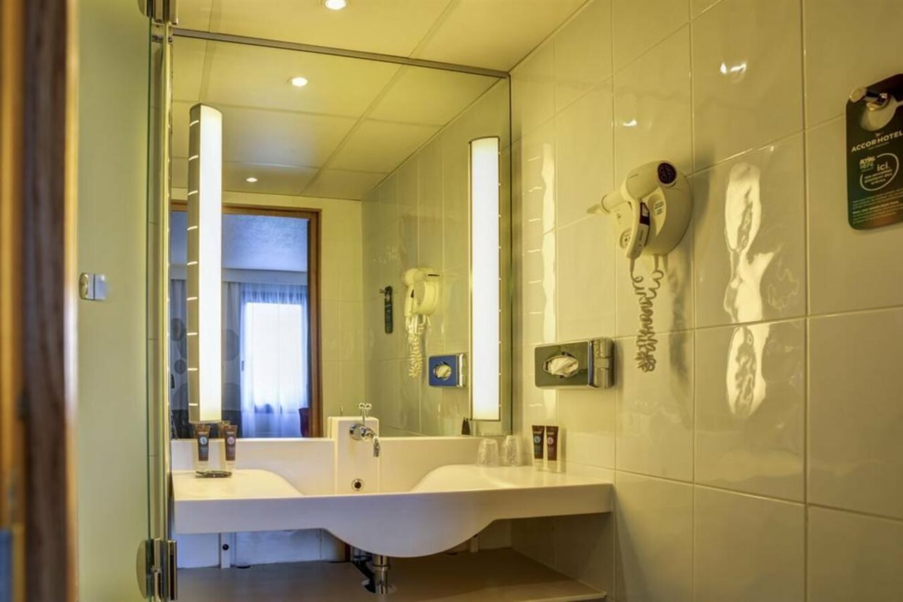 Фото Novotel Paris Suresnes Longchamp