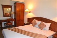 Фото Mega Matra Hotel