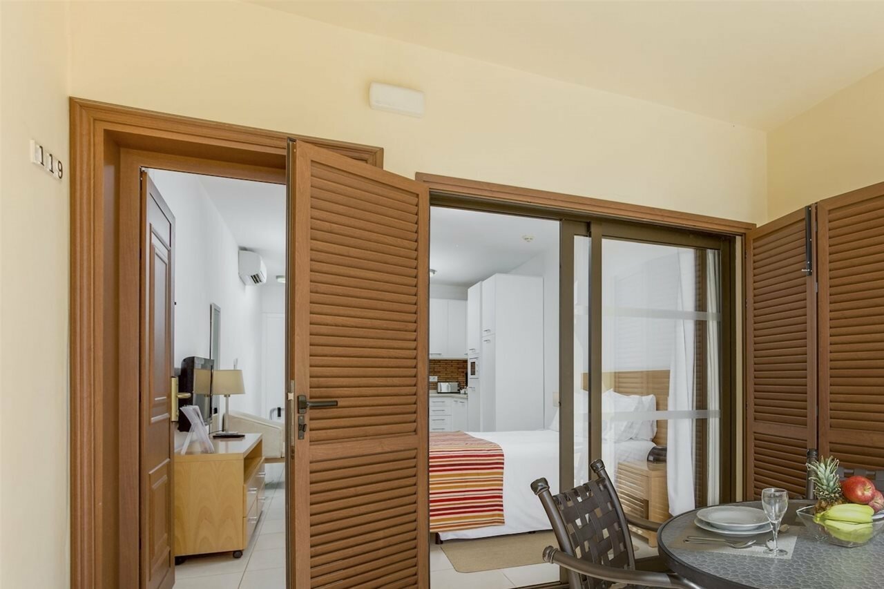 Фото Royal Sunset Beach Club