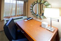Фото Holiday Inn Express Fairfax - Arlington Boulevard, an Ihg Hotel