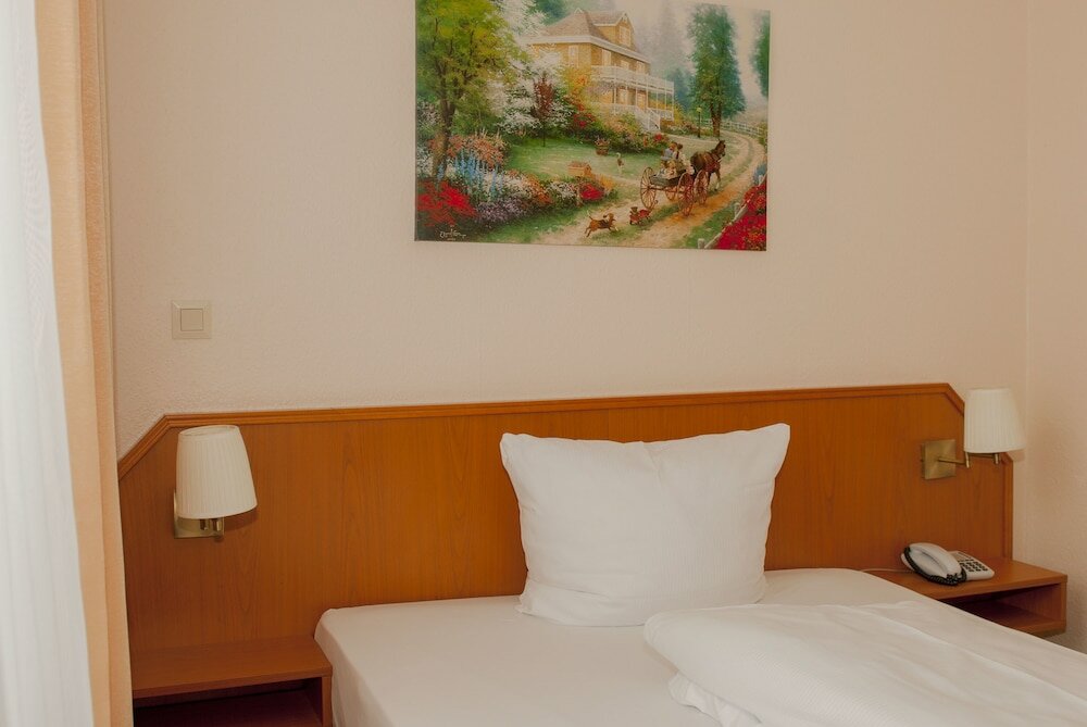 Фото Hotel Lumen am Hauptbahnhof