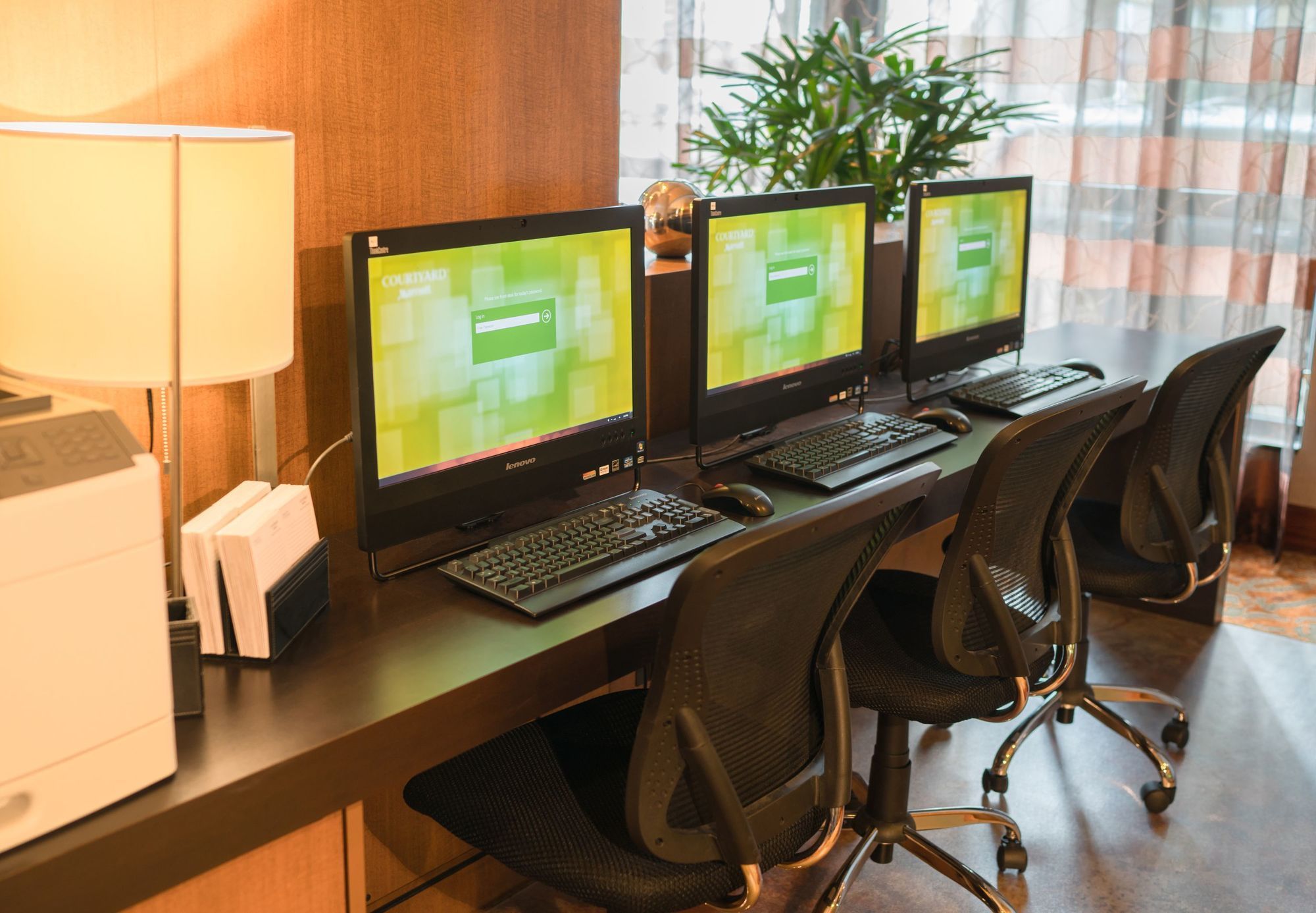 Фото Courtyard by Marriott Seattle Bellevue/Downtown