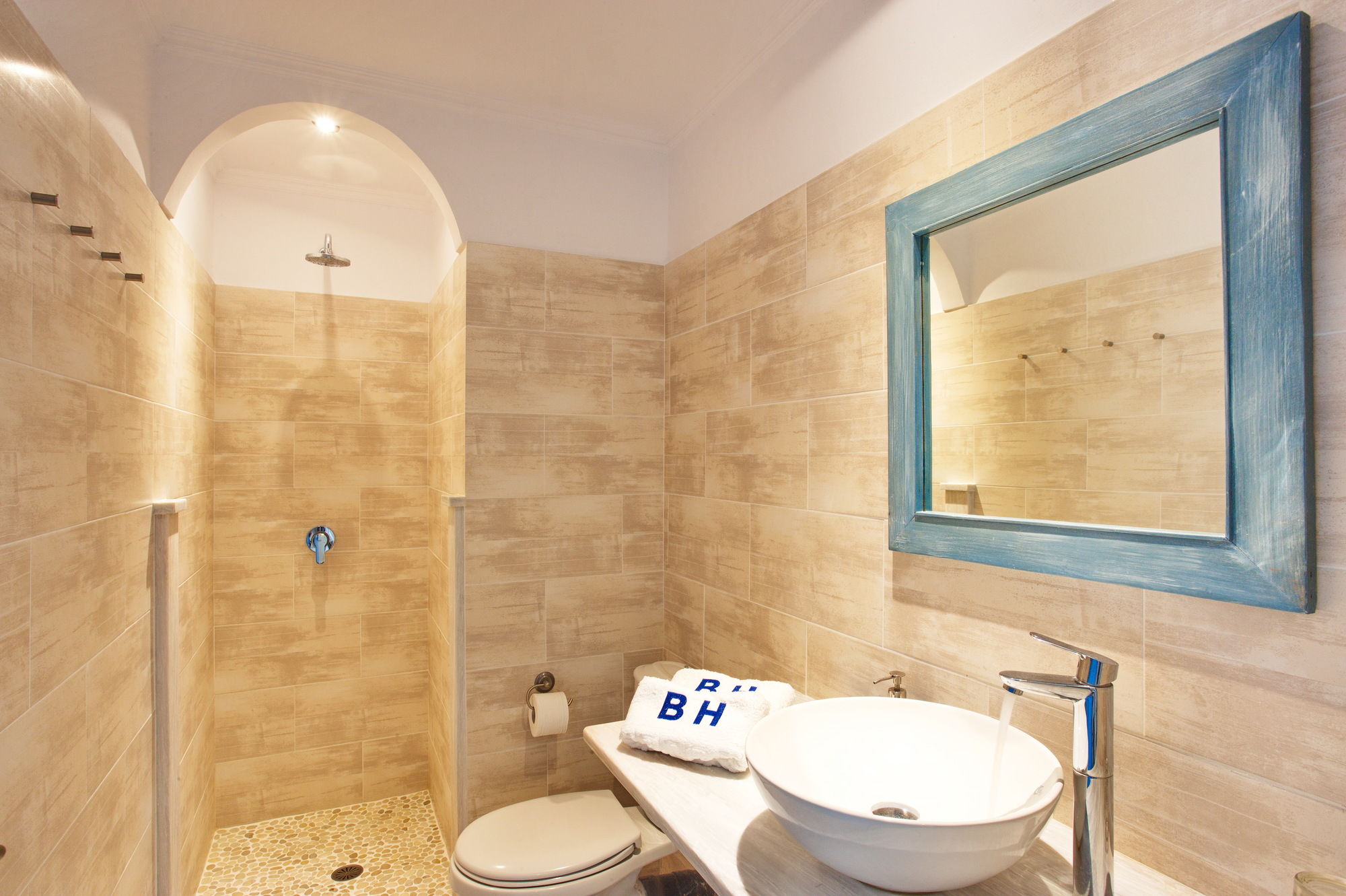 Фото The Boathouse Hotel