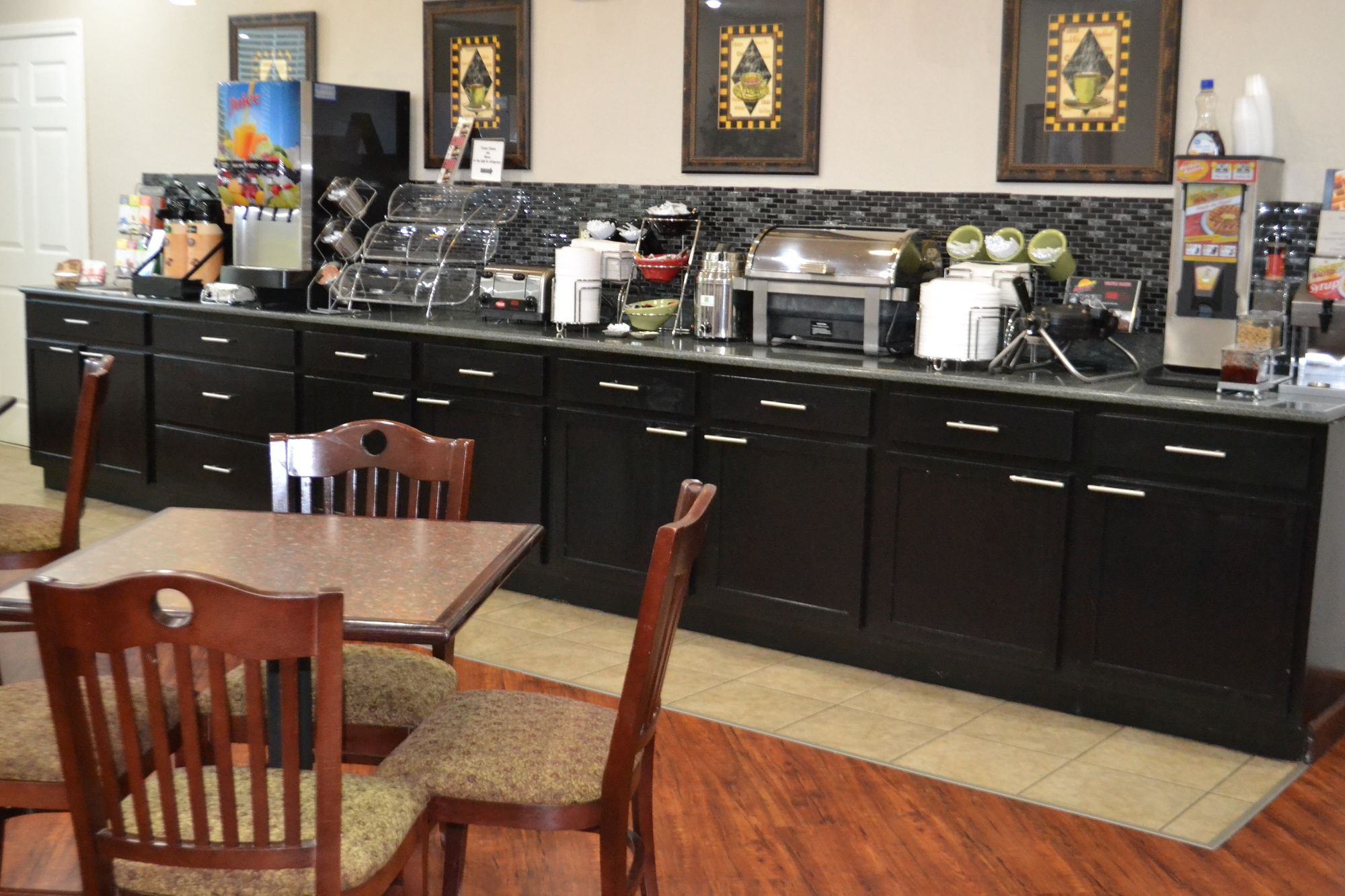 Фото Best Western Sherwood Inn & Suites