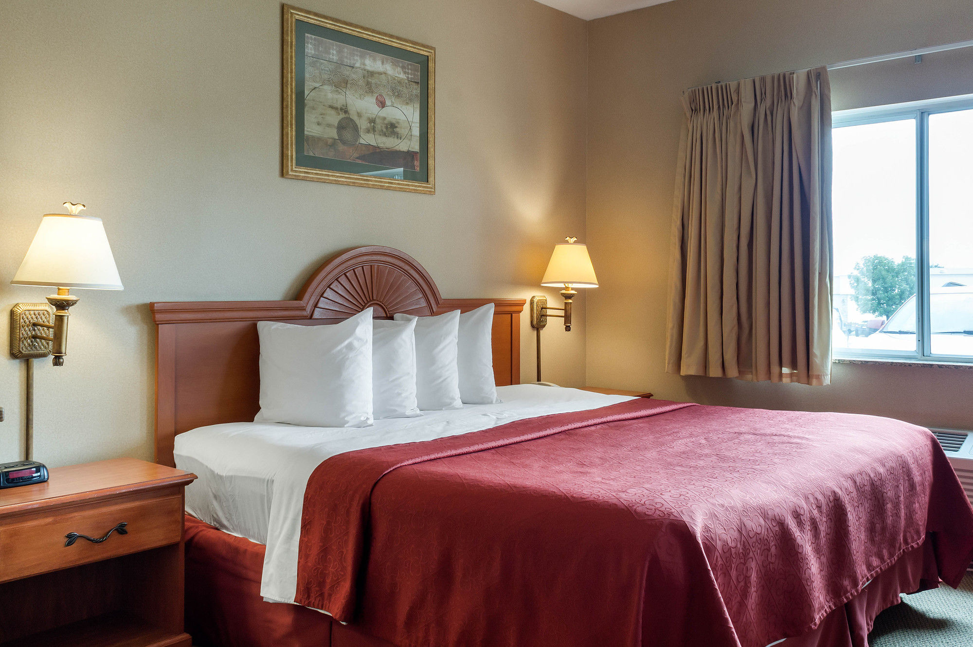 Фото Quality Inn Brookings - University