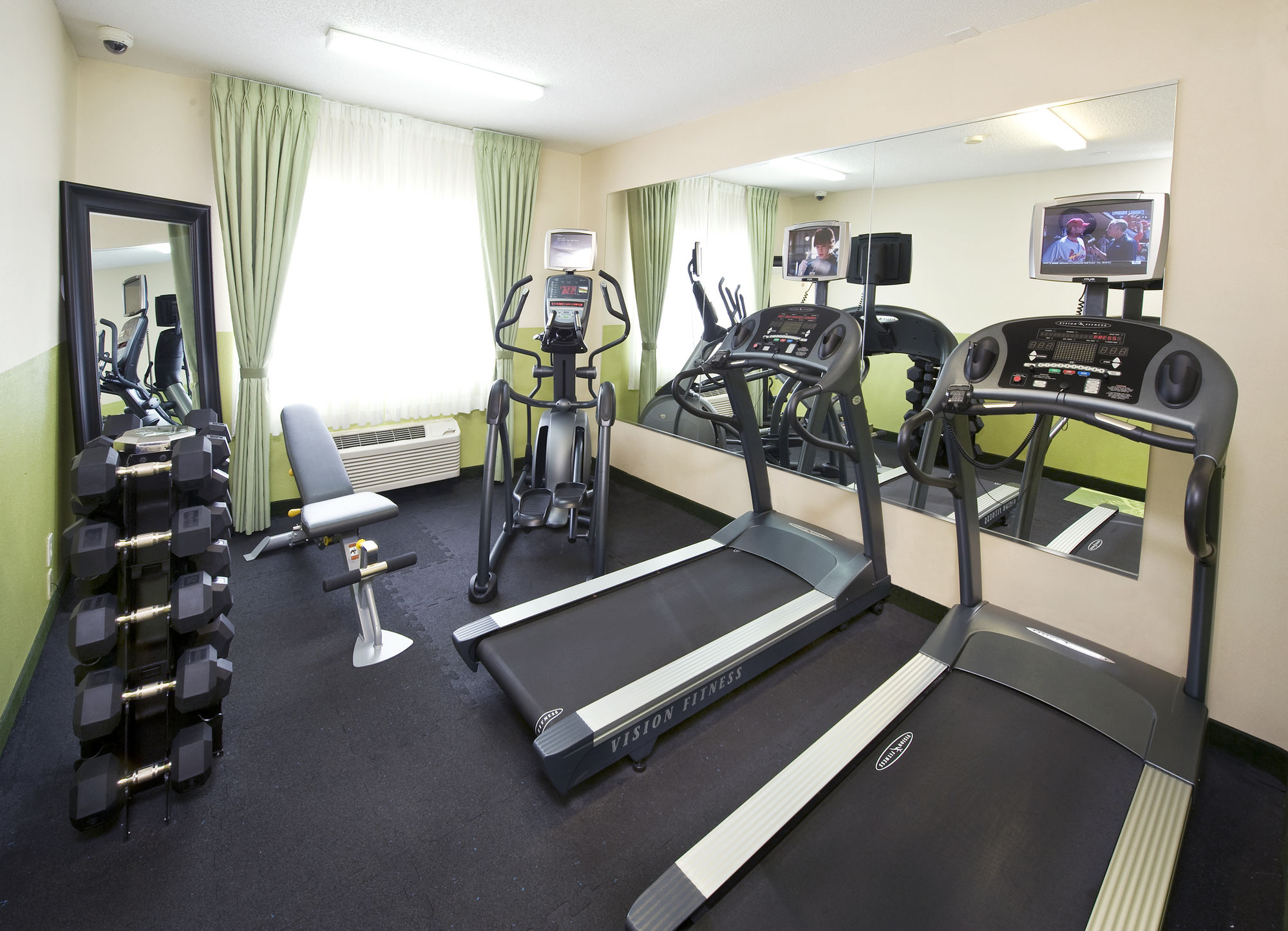 Фото AmericInn by Wyndham Duluth