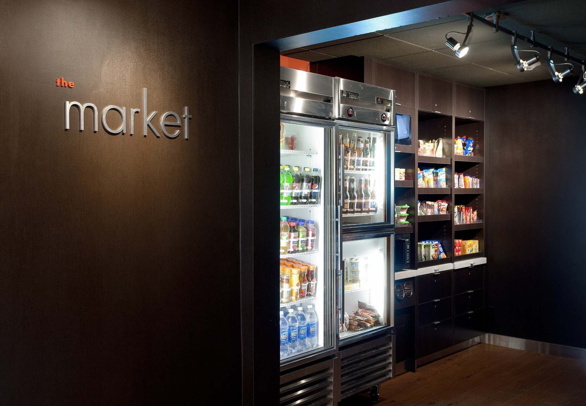 Фото Courtyard by Marriott Sacramento Airport Natomas