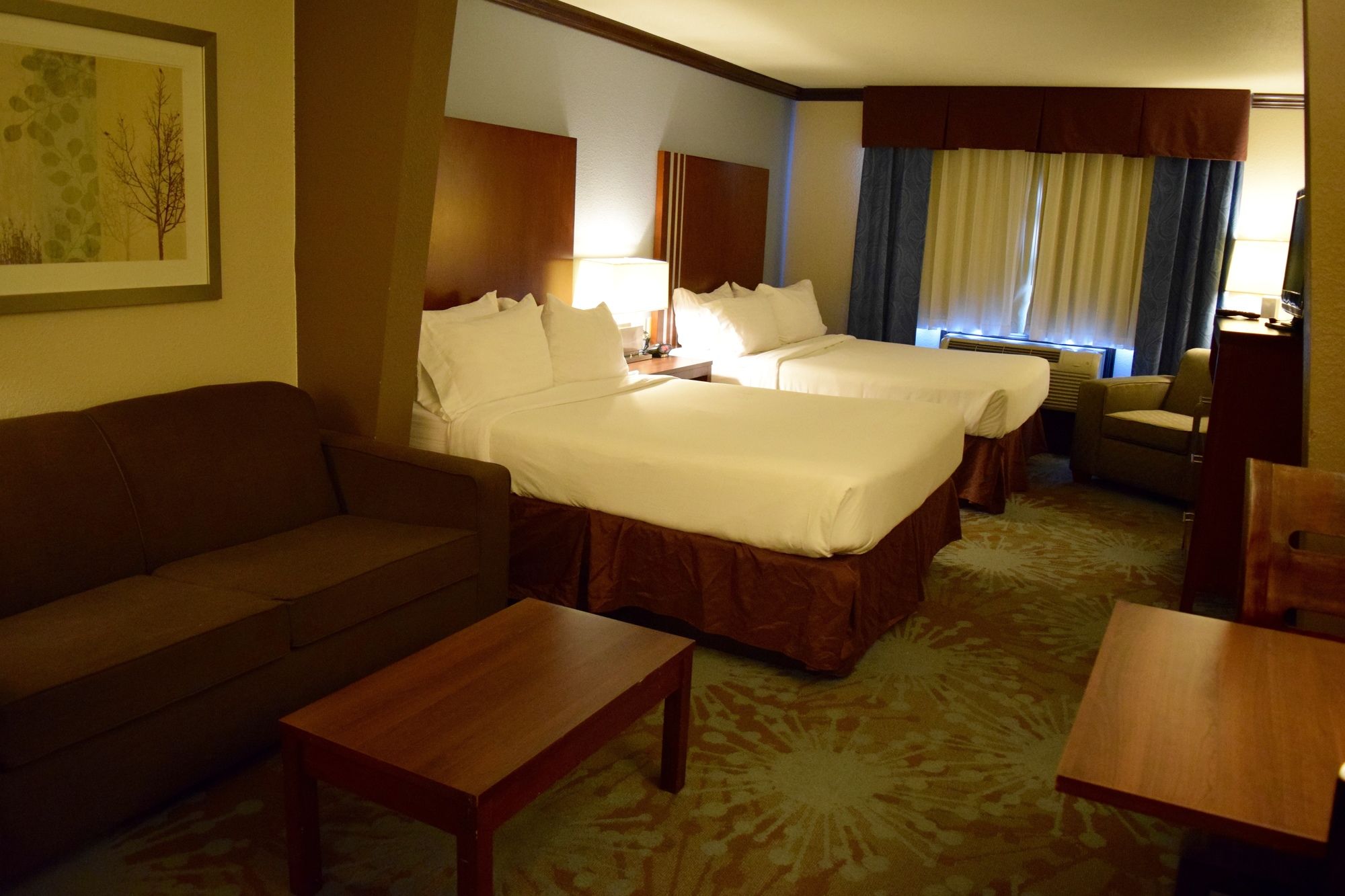 Фото Holiday Inn Express Hotel & Suites Near Seaworld, an Ihg Hotel