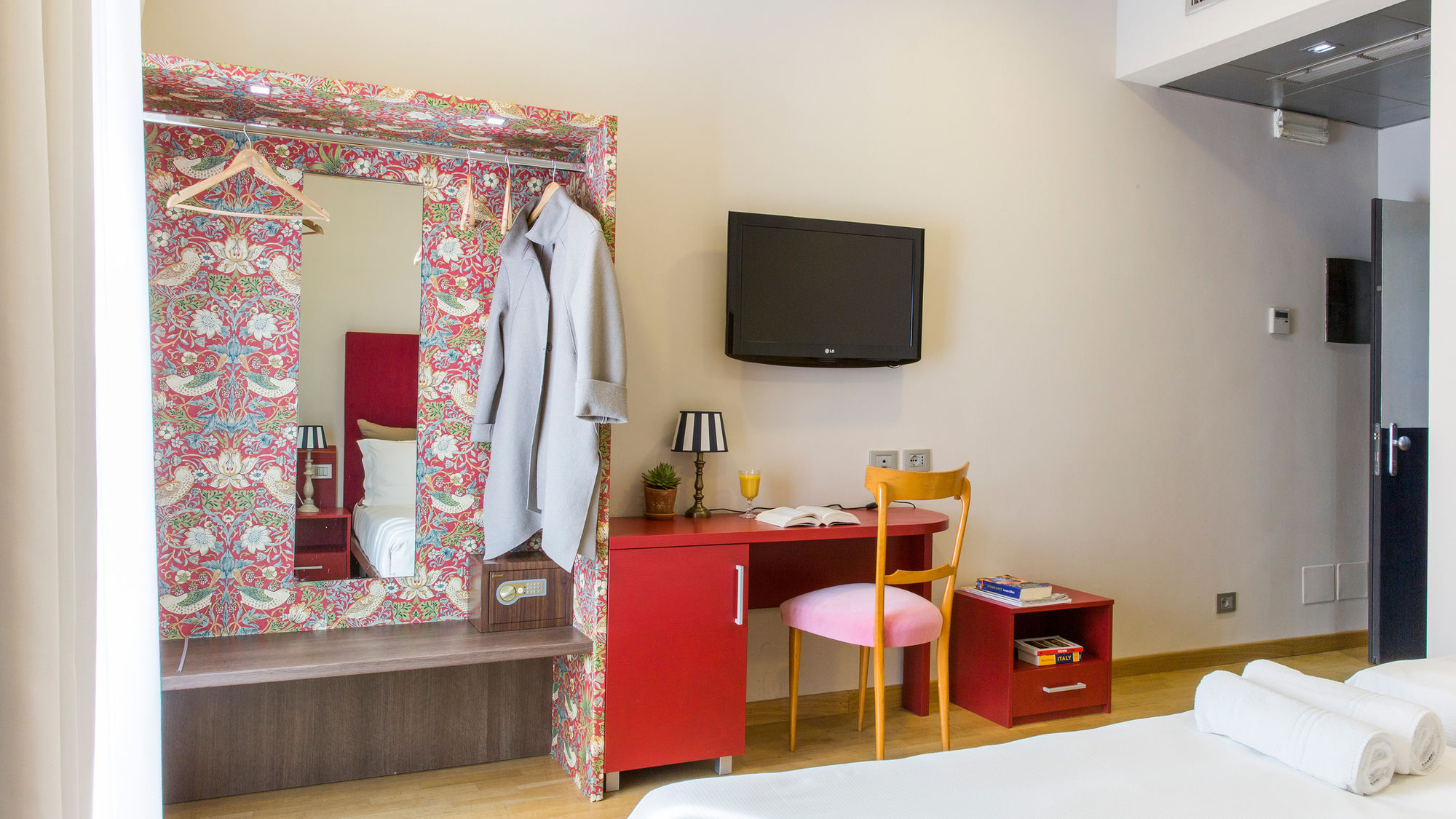 Фото Monti First