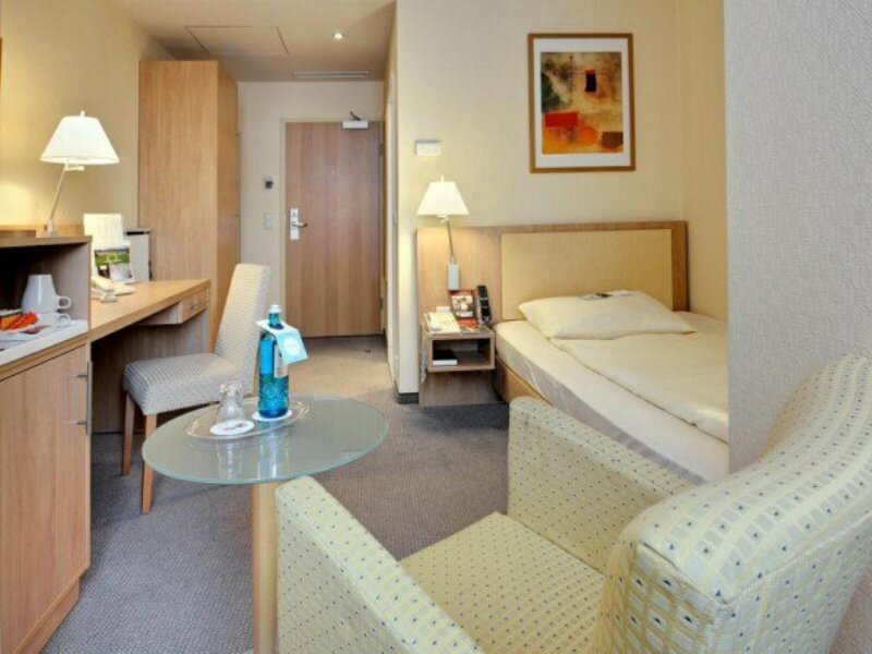 Фото Wyndham Garden Düsseldorf City Centre Königsallee