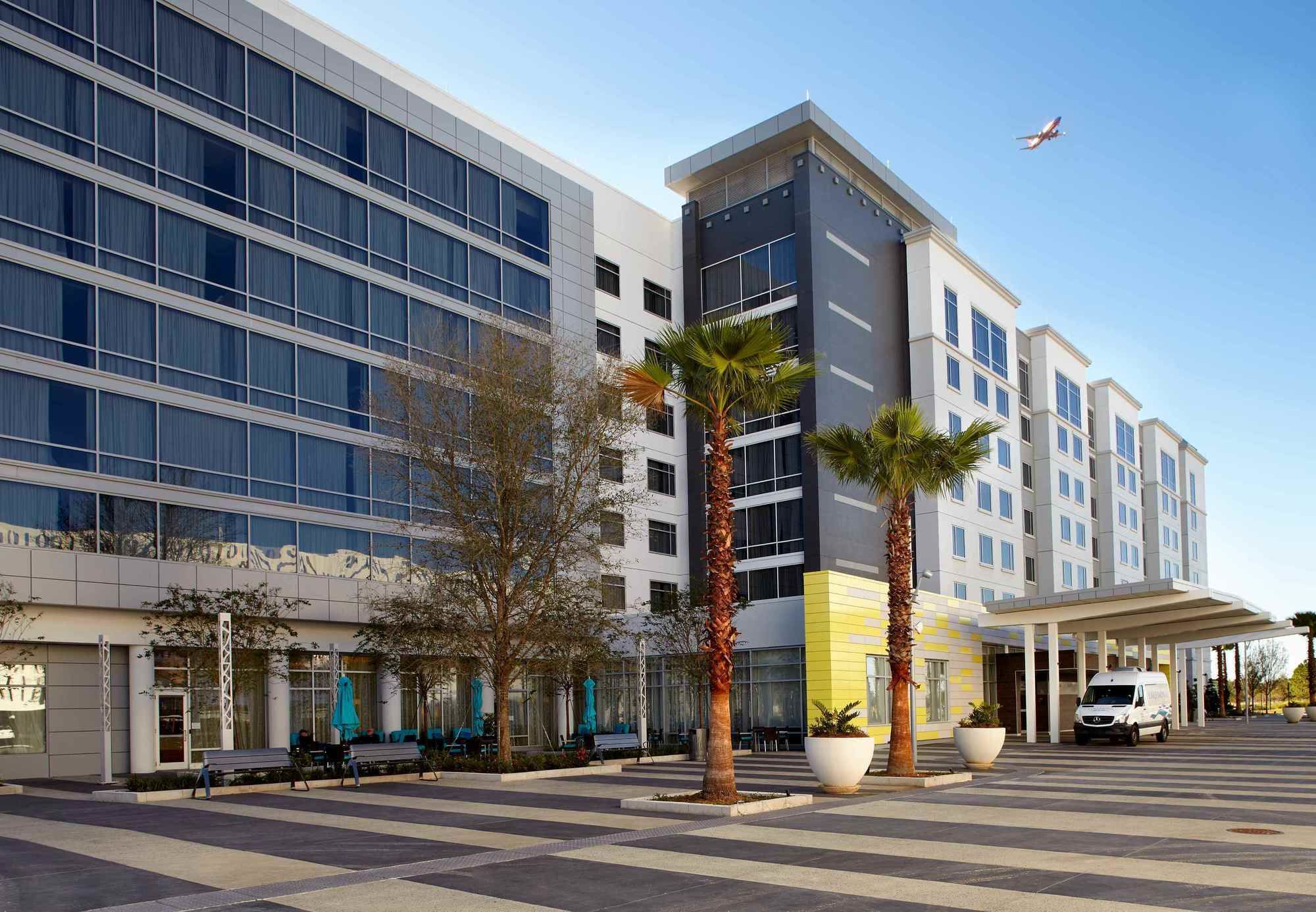 Фото Courtyard Orlando Lake Nona