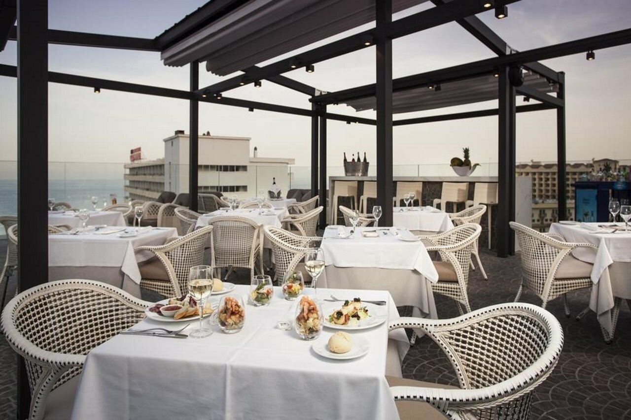 Фото Hotel Fénix Torremolinos - Adults Only Recommended