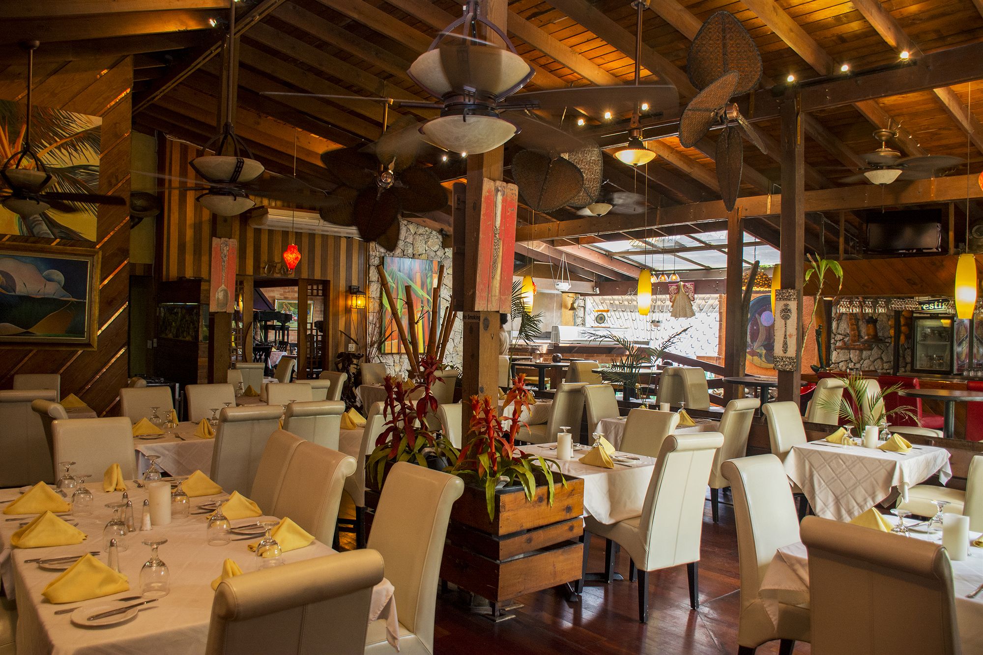 Фото B & B Comfy Inn